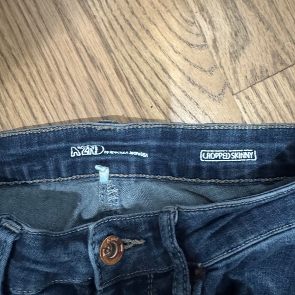 Jeans, A'2nd with rips/fray - Picture 4 of 4